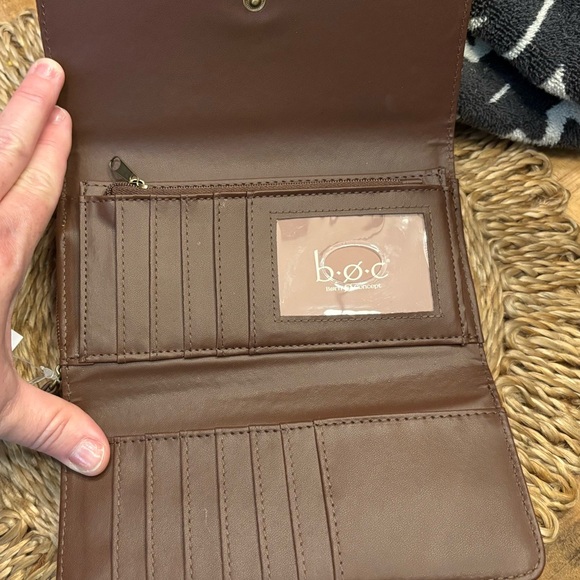 New Born Tooled Floral Leather Wallet - Brown - Picture 6 of 8